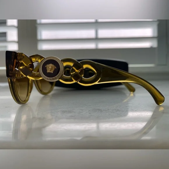 NEW Versace Phantos 52mm Cat Eye Sunglasses display picture 3